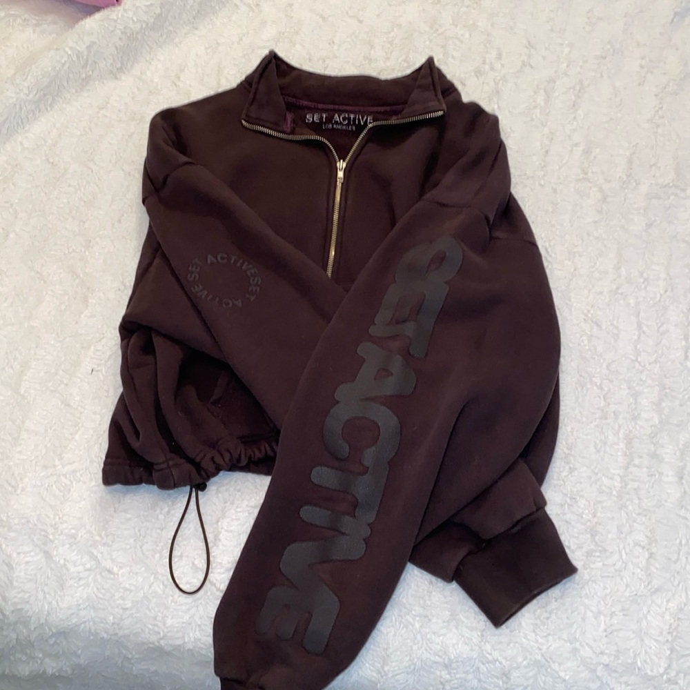 Set active crop half zip
